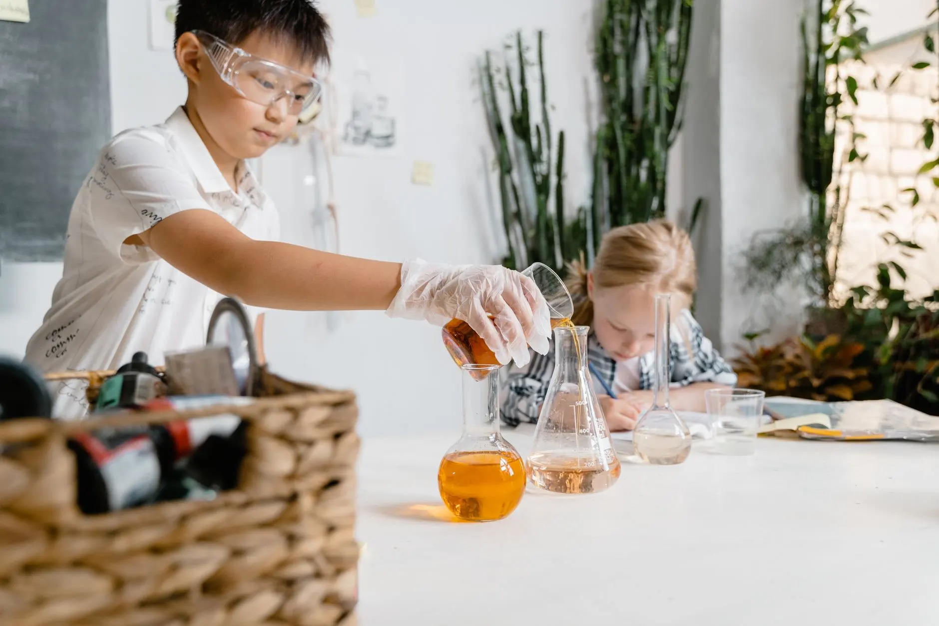 战信龙腾解析：资产增值视角下的企业孵化全流程方案