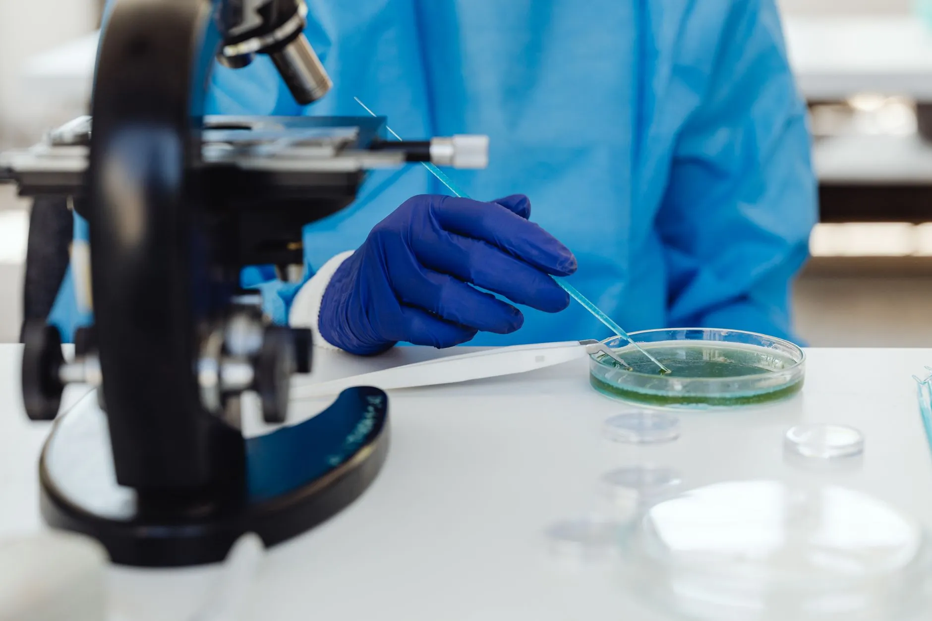 产业运营中的资产管理策略：如何提升湖南实业投资回报率