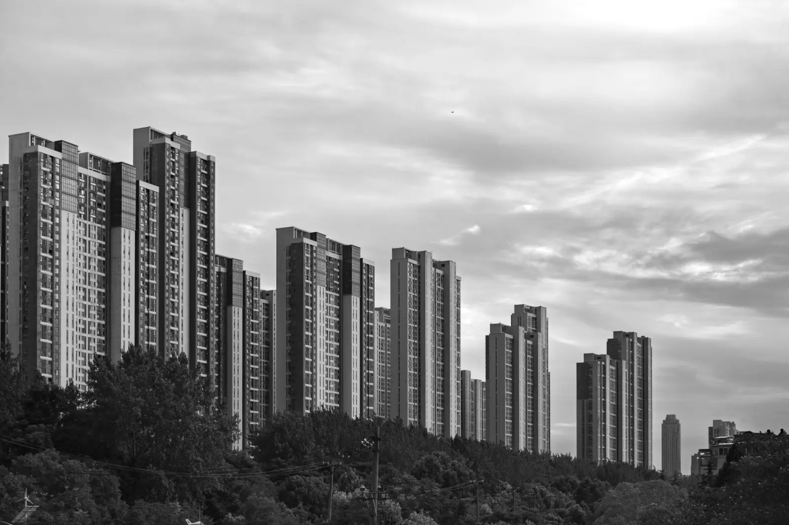 湖南实业投资与产业运营协同发展模式解析